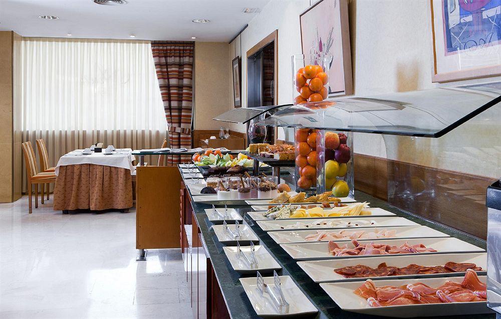 Nh Ciudad De Santander Hotel Restaurant photo